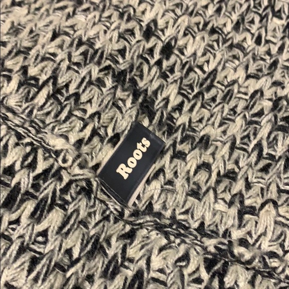 Roots Knit Infinity Scarf - Picture 5 of 5